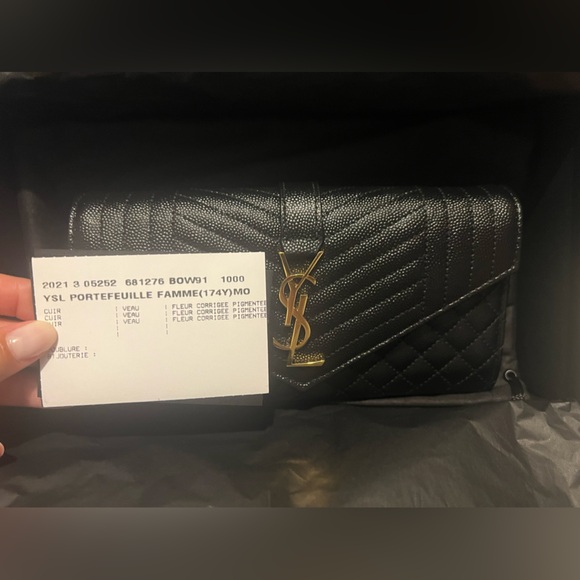 YSL-ENVELOPE LARGE FLAP WALLET IN GRAIN DE POUDRE
EMBOSSED LEATHER - Picture 10 of 14